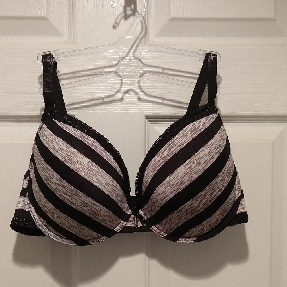 ☘️B2G1Free☘️ Bra 38 D